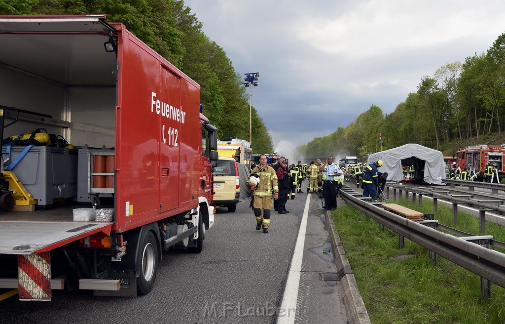 VU Gefahrgut LKW umgestuerzt A 4 Rich Koeln Hoehe AS Gummersbach P101.JPG - Miklos Laubert